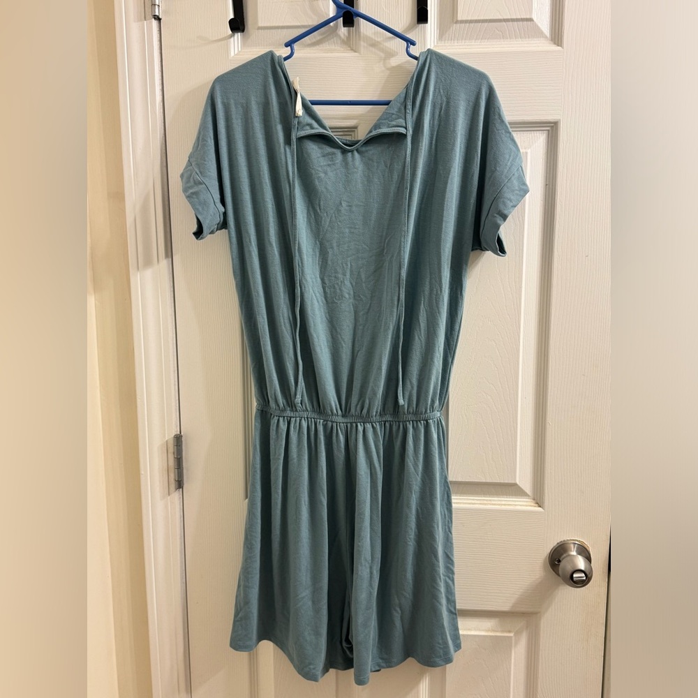 Zenana Blue Gray Short Sleeve Romper NWOT - Picture 5 of 6